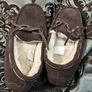UGG Brown Moccasins with Cream Lining size 5 suede preowned